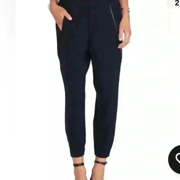 Vince XS Black Tapered Ankle Pants Minimalist Luxury Workwear Travel Comfortable - Picture 1 of 7